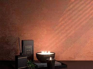 Обои с металлическими переливами: как «Ренессанс» меняется при разном освещении