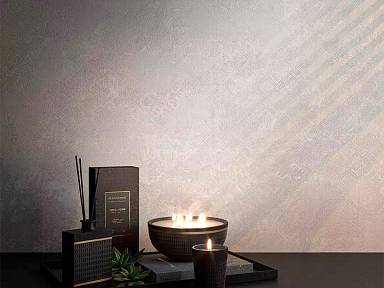 Обои с металлическими переливами: как «Ренессанс» меняется при разном освещении